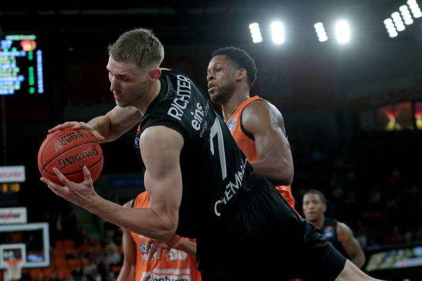 依旧是个挑 依旧是个挑