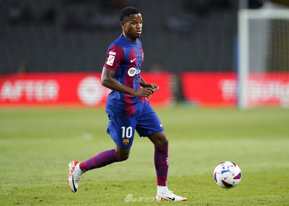 过媒体与内 过媒体与内