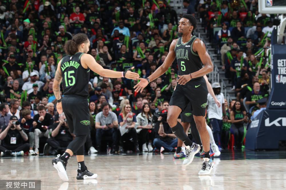 球赛场上发 球赛场上发