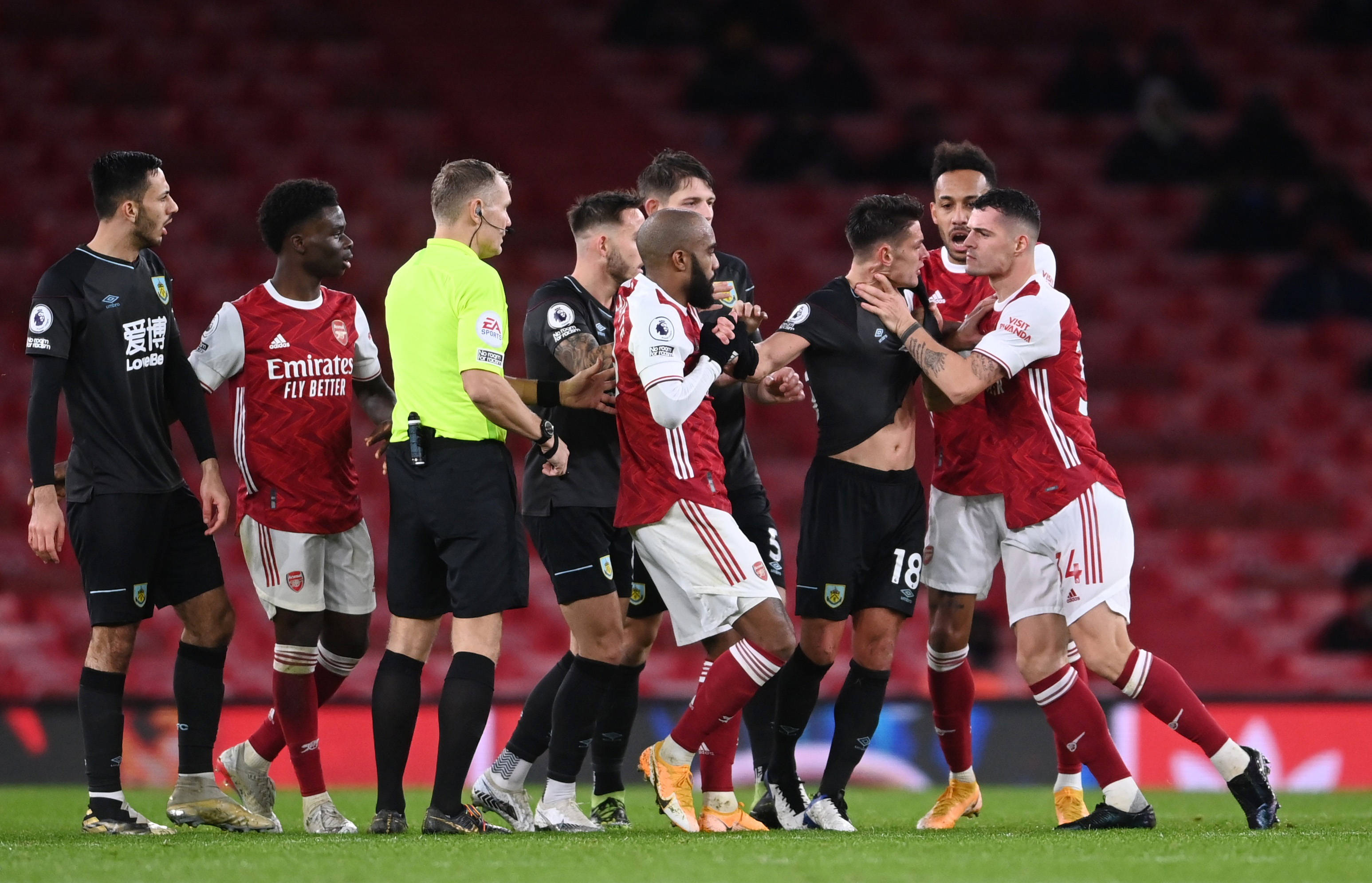 防线上不断 防线上不断