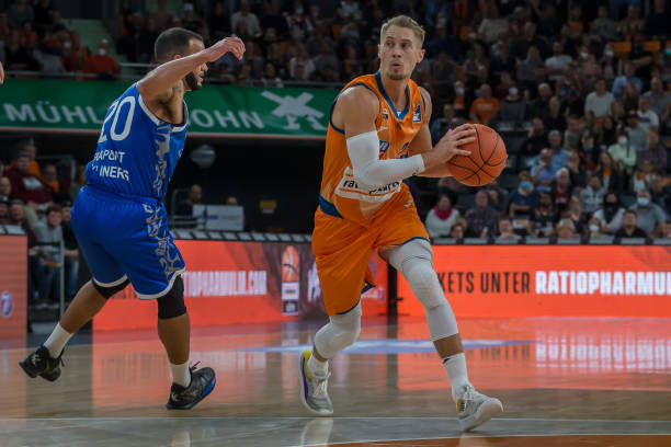 球史上屡屡 球史上屡屡